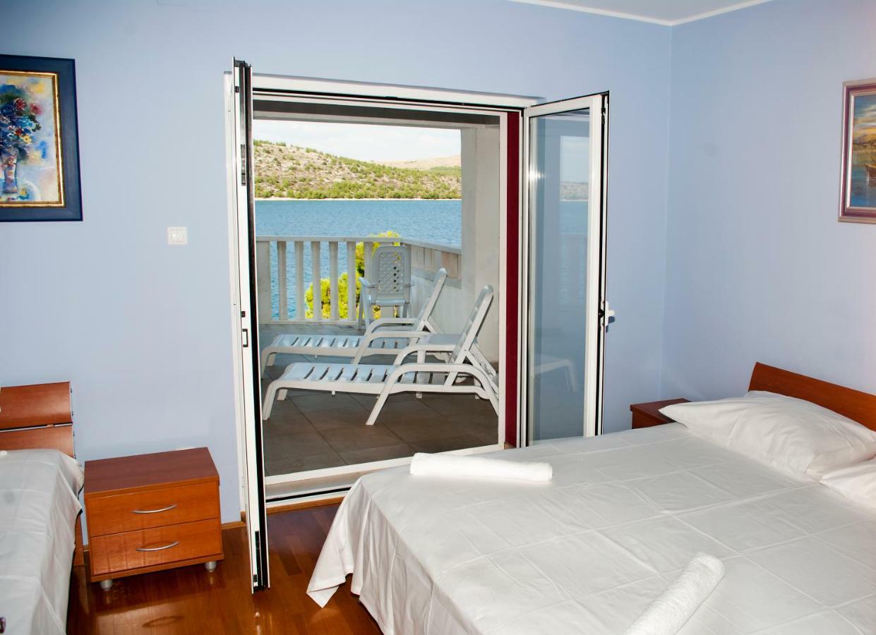 Grebaštica Beautiful Villa 6 Metres From Sea מראה חיצוני תמונה
